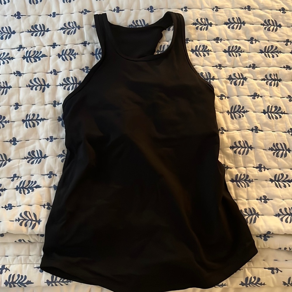 Lulu top with phone holder in the back